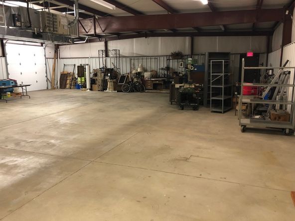 I-35 Office Warehouse 6,000 SF HEAT/AC: 170 Cain Dr, Haysville, KS 67060